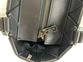 Picture of Issey Miyake Handbags _SKUfw163234662fw